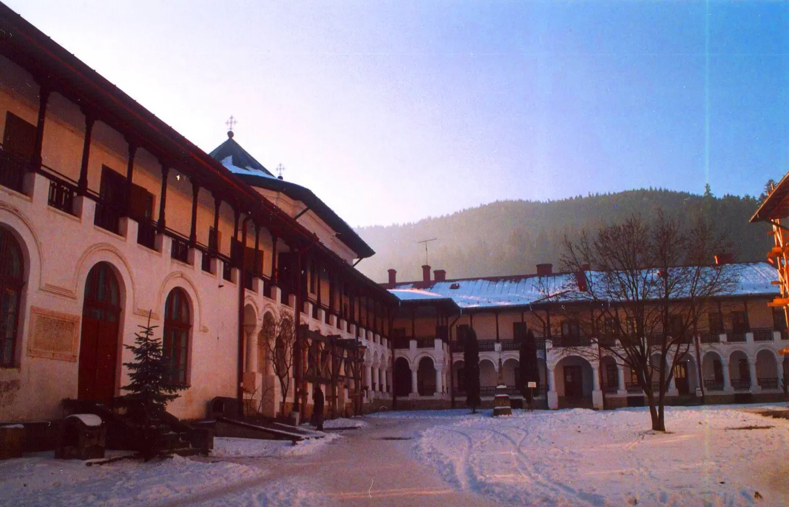 Fotografia 2 din 4, Mănăstirea Agapia – Muzeul Mănăstirii și Muzeul Vivant