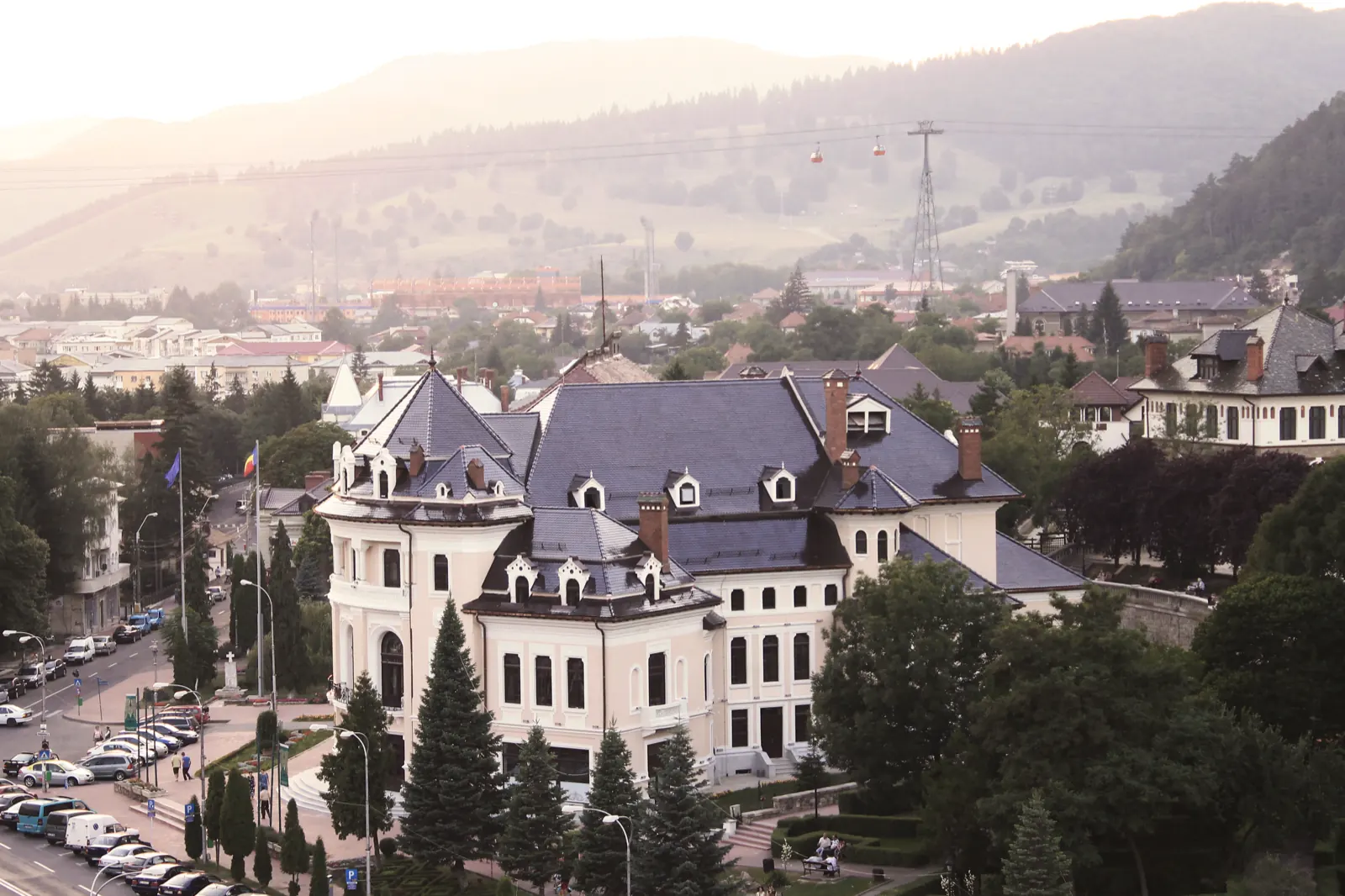 Fotografia 3 din 3, Teatrul Tineretului Piatra-Neamț